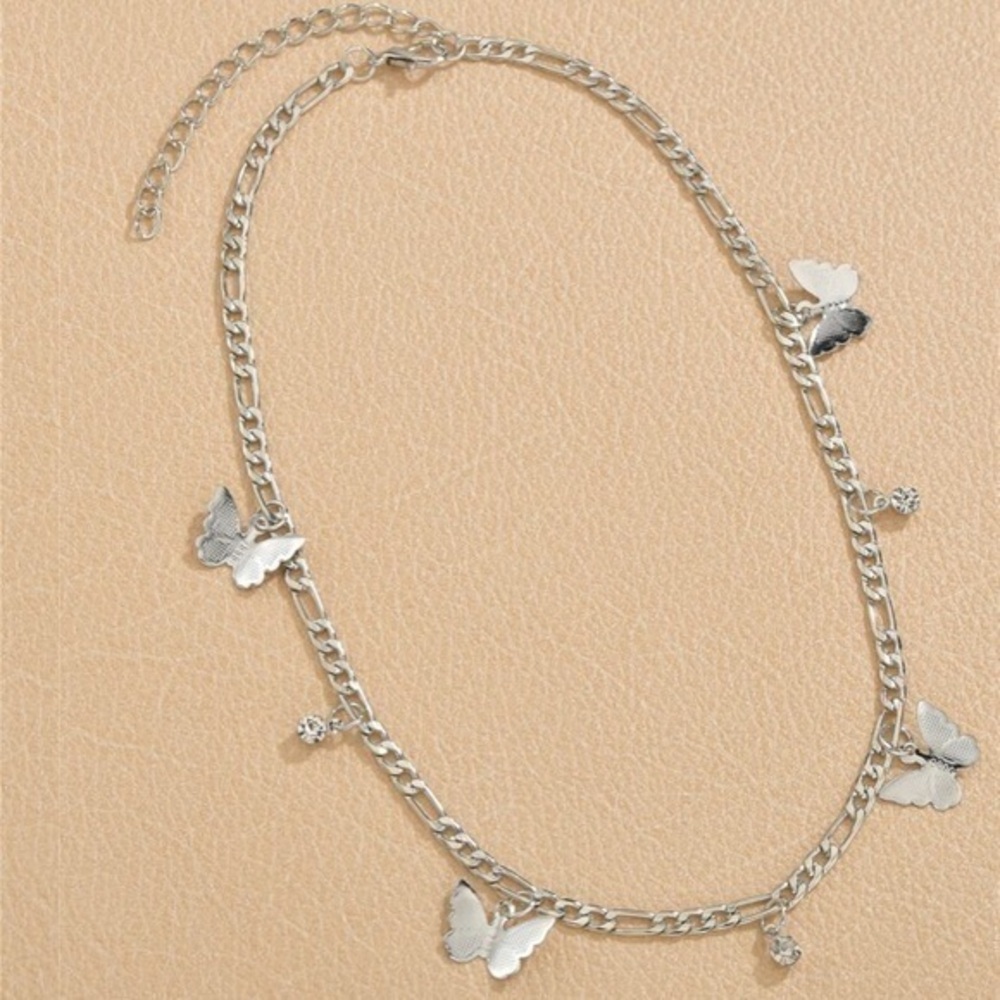 3/$30 🤍 Butterfly Choker
